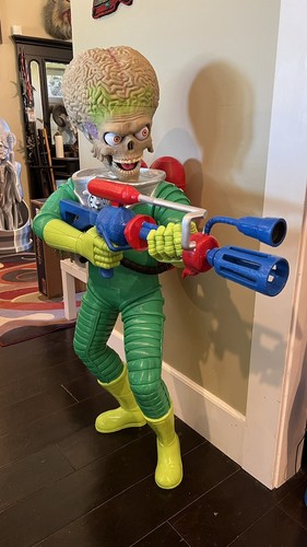 Mars attacks life - life, size
