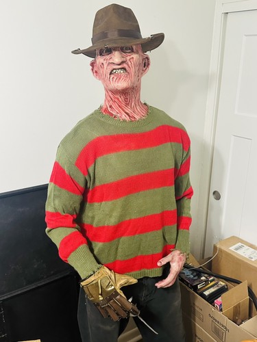 Life size freddy krueger - life,