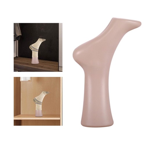 Lifesize female mannequin foot - female,